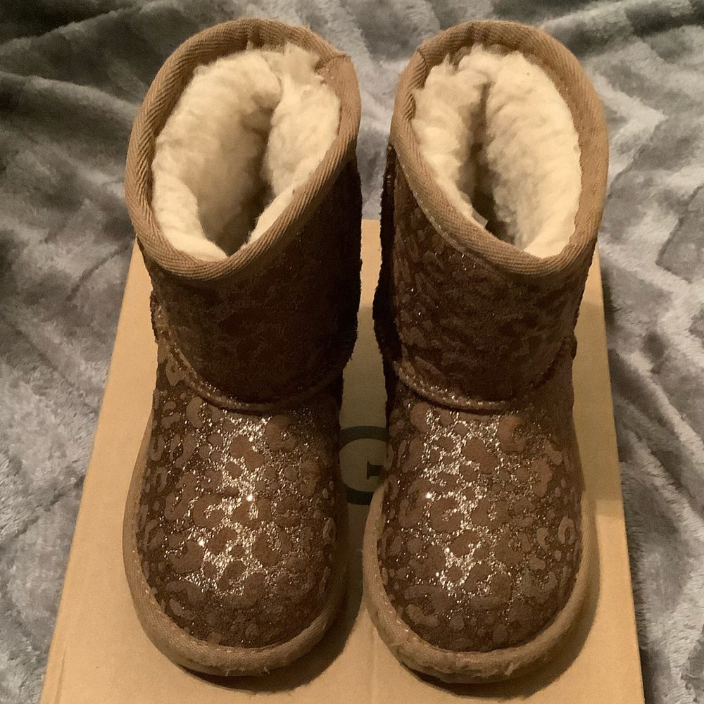 TODDLER UGG boots